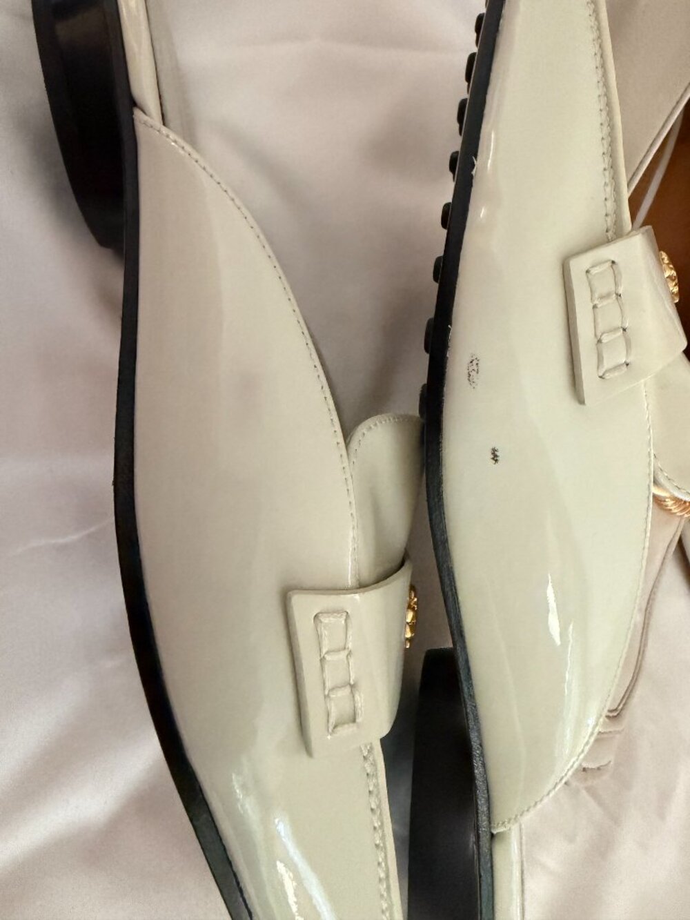 NWOT Tory Burch White Flats Size 8 - Picture 5 of 7